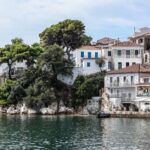 Περιπέτεια για ζευγάρι τουριστών στη Σκιάθο: Εγκλωβίστηκε σε δύσβατη περιοχή