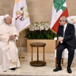 Θερμή υποδοχή του Πάπα στον Λίβανο – Κάλεσε τους Λιβανέζους να «μείνουν» στη χώρα τους