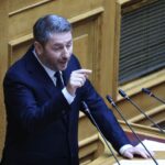 «Καρφιά» ΠΑΣΟΚ για συγκάλυψη στην Εξεταστική: Οργανωμένη η α λα Χάρι Πότερ εξαφάνιση του… Φραπέ