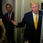 «Πήγαινε γηρεύοντας»: Επιμένει ο Λευκός Οίκος για την δημοσιογράφο που αποκάλεσε «γουρούνα» ο Τραμπ