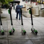 Τέλος τα πατίνια στα πεζοδρόμια στην Αθήνα – Τι αλλάζει με τον νέο κανονισμό