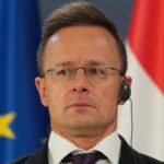 Ούγγρος ΥΠΕΞ: «Η ΕΕ πρέπει να σταματήσει να στηρίζει οικονομικά το Κίεβο λόγω καταγγελιών διαφθοράς»