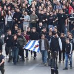 Πολυτεχενείο: Η στιγμή που η αιματοβαμμένη σημαία φτάνει στην Αμερικανική Πρεσβεία