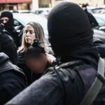 Σαλαμίνα: «Βρήκα ένα μαχαίρι και τη χτύπησα»: Η κυνική ομολογία της νύφης που σκότωσε την πεθερά της