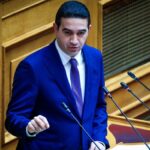 Στην τσιμπίδα του «χρονοκόφτη» ο πρώτος «παραβάτης» στη Βουλή – Πρώτη ημέρα εφαρμογής του μέτρου