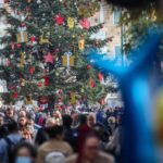 Πότε ξεκινά το εορταστικό ωράριο Χριστουγέννων: Πώς θα λειτουργήσουν τα καταστήματα