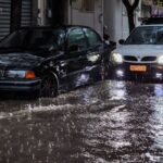 Με σφοδρές βροχές και καταιγίδες το επόμενο διήμερο: Ποιες περιοχές θα «μουλιάσουν»
