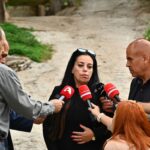 Σαλαμίνα: «Υπήρχαν 3 κάμερες στο σπίτι, οι δράστες παραβίασαν το παράθυρο» λέει η κόρη της 75χρονης