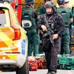 Επίθεση με μαχαίρι σε τρένο στη Βρετανία – Αναφορές για πολλούς τραυματίες, δύο συλλήψεις