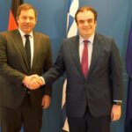 Η προοπτική νέων επενδύσεων στην Ελλάδα στη συνάντηση Πιερρακάκη με τον Γερμανό αντικαγκελάριο