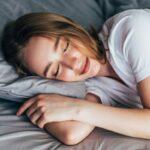 Νέα μελέτη φωτίζει το σύστημα του εγκεφάλου που επισκευάζει το σώμα μας όσο κοιμόμαστε