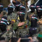 Γάζα: «Η Χαμάς ανοιχτή στο ενδεχόμενο να παραδώσει μόνο βαρέα όπλα», λέει μεσολαβητής