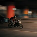 Συνελήφθη οδηγός μηχανής που έτρεχε με 206χλμ στη λεωφόρο Μαραθώνος