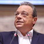 Φάμελλος για τον θάνατο Αλέκου Φλαμπουράρη: «Είμαι συντετριμμένος, ήταν η ψυχή του κόμματός μας»