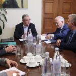 Συνάντηση Κουτσούμπα με αντιπροσωπεία της Εκτελεστικής Επιτροπής της ΚΕΔΕ – Τι συζητήθηκε