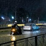 Η κακοκαιρία «Adel» έφτασε και στην Αττική – Πού υπάρχουν προβλήματα από την καταιγίδα