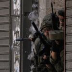 Ο ισραηλινός στρατός ανακοίνωσε πως σκότωσε τέσσερις άνδρες που βγήκαν από σήραγγες στη Ράφα