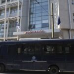 Σφίγγει τον κλοιό για βίαιη προσαγωγή «Φραπέ» το ΠΑΣΟΚ