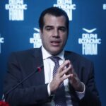 Πλεύρης: Από τα 104 ύποπτα περιστατικά ανηλικότητας των παράνομων μεταναστών, τα 59 ήταν ενήλικοι