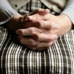 Σήμερα καταβάλλεται το επίδομα των 250 ευρώ σε συνταξιούχους