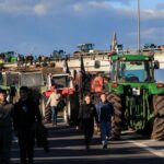 Αυξάνουν την πίεση οι αγρότες: Αμετακίνητοι σε μπλόκα και αιτήματα – Σε «κλοιό» η βόρεια Ελλάδα