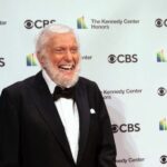 Ο Ντικ Βαν Ντάικ αποκαλύπτει το «μυστικό» που τον έφτασε 99 ετών – Οι ειδικοί τον επιβεβαιώνουν