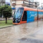 Κακοκαιρία Byron: Εκτός λειτουργίας το Τραμ σε τμήμα της γραμμής Ασκληπιείο Βούλας – Λουτρά Αλίμου
