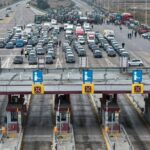 Έκλεισαν ξανά το ρεύμα προς τη Θεσσαλονίκη οι αγρότες στα διόδια των Μαλγάρων