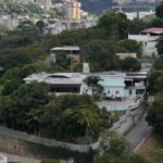 Διαψεύδει η Μόσχα ότι απομακρύνει προσωπικό από την πρεσβεία στη Βενεζουέλα – «Μη πέφτετε θύματα»