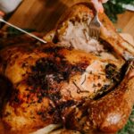 «Ψαλιδίζει» τις αγορές Χριστουγέννων η ακρίβεια – Χρήση AI από το 42% για τον εντοπισμό προσφορών