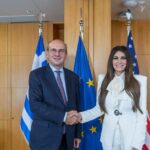 Συνάντηση Χατζηδάκη – Γκίλφοϊλ με θέα την Ακρόπολη: Στο υψηλότερο επίπεδο οι σχέσεις Ελλάδας – ΗΠΑ