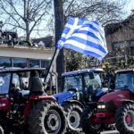 Οι αγρότες έκλεισαν επ’ αόριστον την Ολυμπία Οδό στην Κάτω Αχαΐα