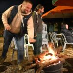 Αγρότες: Η εορταστική ανάπαυλα, το ρεβεγιόν στα μπλόκα και τα μηνύματα