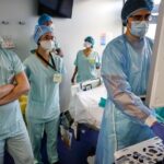 «Σούπερ γρίπη» δοκιμάζει τα βρετανικά νοσοκομεία: Έκκληση στους γιατρούς να αναβάλλουν την απεργία