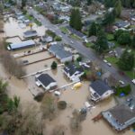 ΗΠΑ: Καταστροφικές πλημμύρες «βουλιάζουν» την Ουάσινγκτον – Εκατοντάδες σπίτια κάτω από το νερό