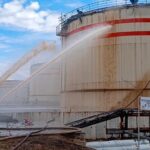 Η Ουκρανία ανακοίνωσε ότι έπληξε ένα από τα μεγαλύτερα διυλιστήρια της Ρωσίας