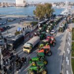 Πληρωμές και διάλογος με αγρότες αλλά και «γαλάζιους» βουλευτές στη σκιά των μπλόκων