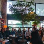 Τσίπρας προς Μητσοτάκη: Να υπογράψει και αυτός βιβλίο, αυτό της κατάρρευσης του κράτους δικαίου