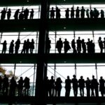 Νέα υποχώρηση στην ανεργία – Διαμορφώθηκε στο 8,2% το γ’ τρίμηνο