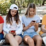 Γαλλία: Απαγόρευση των social media σε παιδιά κάτω των 15 ετών από το 2026