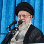 Αλί Χαμενεΐ: Οι γυναίκες που φορούν μαντίλα προοδεύουν περισσότερο από τις άλλες