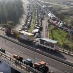 Η «θάλασσα» των τρακτέρ από ψηλά – Πώς κατέγραψε το drone του CNN Greece τα μπλόκα