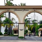 Το «τρίγωνο» Netflix, Paramount, Warner Bros, η επιθετική εξαγορά και ο εφιάλτης του μονοπωλίου