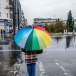 Επελαύνει η κακοκαιρία Byron: Καμπανάκι για πλημμύρες και κατολισθήσεις – 112 και κλειστά σχολεία