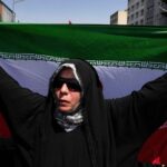 Ιράν: Διαδηλώσεις έξω από κλειστά καταστήματα μετά την υποτίμηση νομίσματος και την ακρίβεια