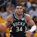 Επιστρέφει στα παρκέ του NBA ο Γιάννης Αντετοκούνμπο – Ήταν εκτός λόγω θλάσης στο πόδι