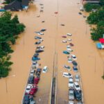 Μάχη με τον χρόνο δίνουν οι διασώστες – Ξεπέρασαν τους 1.000 οι νεκροί από τις πλημμύρες στην Ασία