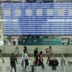 Γαλλία: Το αεροδρόμιο «Σαρλ ντε Γκωλ» μετονομάζει τους τερματικούς σταθμούς του