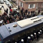 Αγρότες με τρακτέρ έξω από το γραφείο Τσιάρα στην Καρδίτσα: Ο εκρηκτικός διάλογος με την αστυνομία