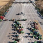 Το σχέδιο του Μαξίμου για «μπλόκο» στις κινητοποιήσεις των αγροτών: Μαστίγιο και καρότο